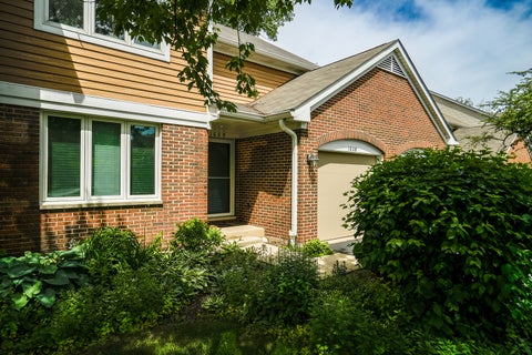 Tiny photo for 1608 E Clayton Court #1608, Arlington Heights, IL 60004 (MLS # 12670679)