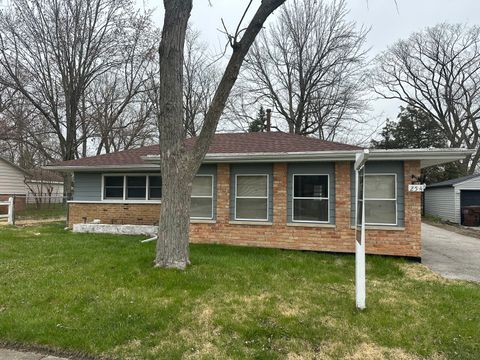 Photo of 254 Blackhawk Drive, Park Forest, IL 60466 (MLS # 12350305)