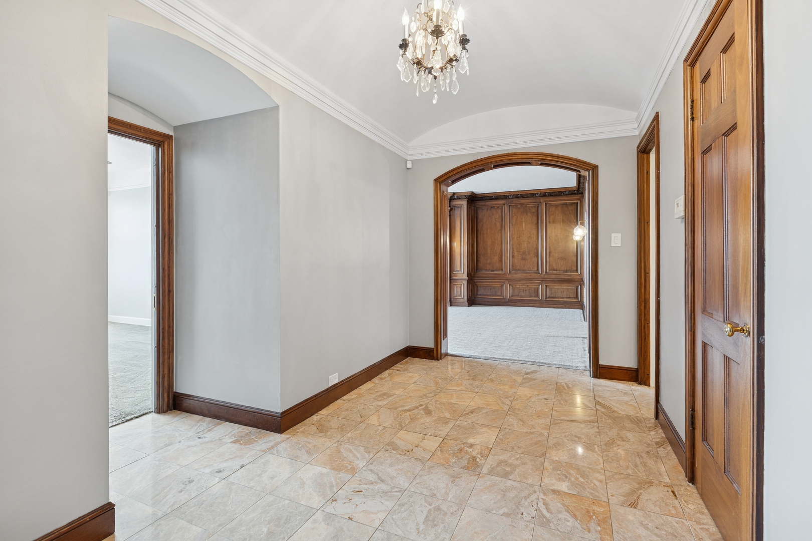 2912 N Commonwealth Avenue 10CD