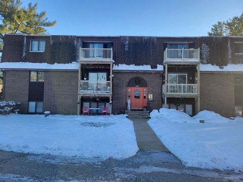 Photo of 1249 48th Ave Avenue #19, East Moline, IL 61244 (MLS # 100000275)