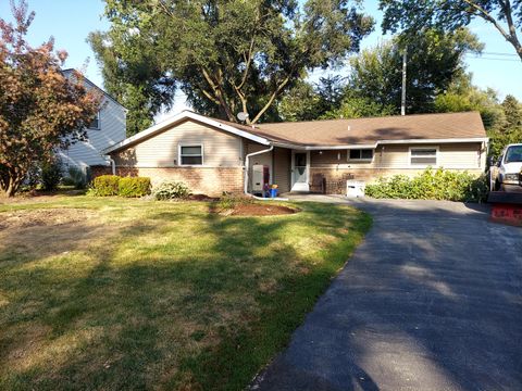 Photo of 144 N Pinecrest Road, Bolingbrook, IL 60440 (MLS # 12471004)
