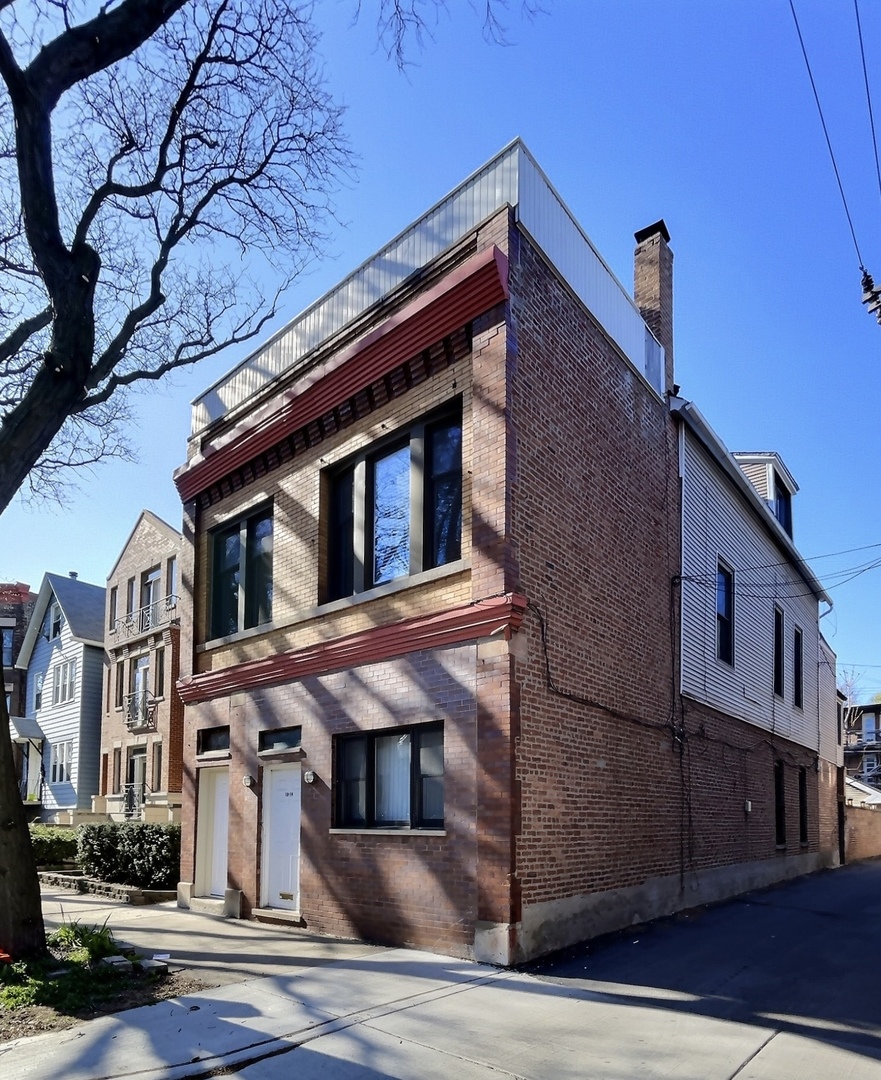 1014 W George Street 1