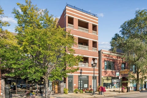 Photo of 4245 N Lincoln Avenue #4, Chicago, IL 60618 (MLS # 12785816)