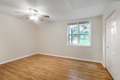 Tiny photo for 734 N Gary Avenue #112, Carol Stream, IL 60188 (MLS # 12686509)