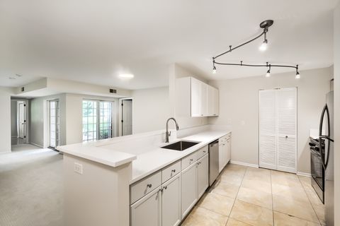 Tiny photo for 734 N Gary Avenue #112, Carol Stream, IL 60188 (MLS # 12686509)