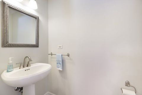 Tiny photo for 1033 Lincoln Trail, Oak Park, IL 60302 (MLS # 12586226)