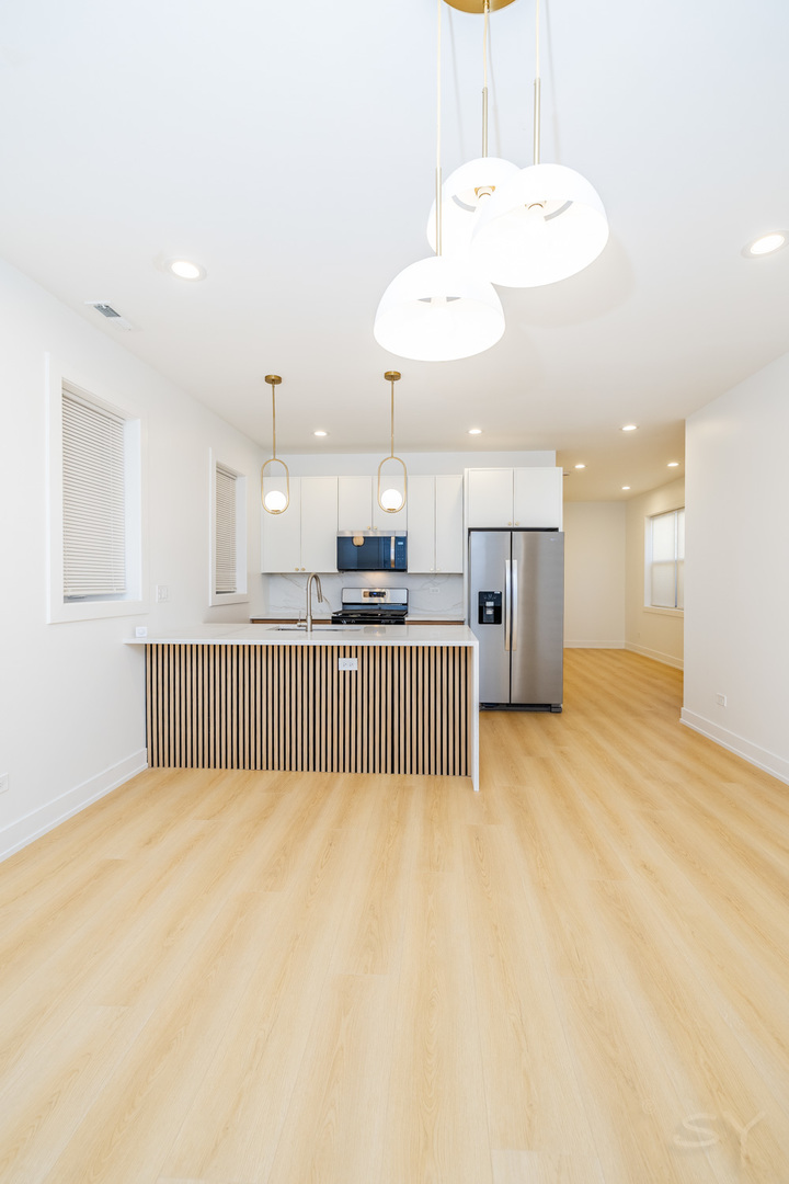 6036 S Rhodes Avenue 1