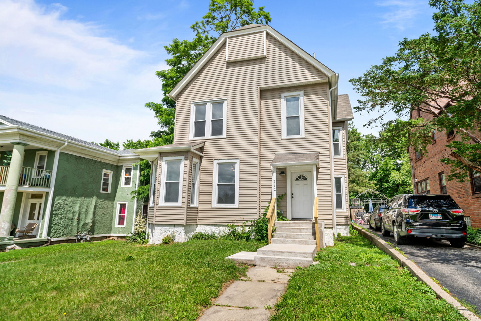 712 N Court Street