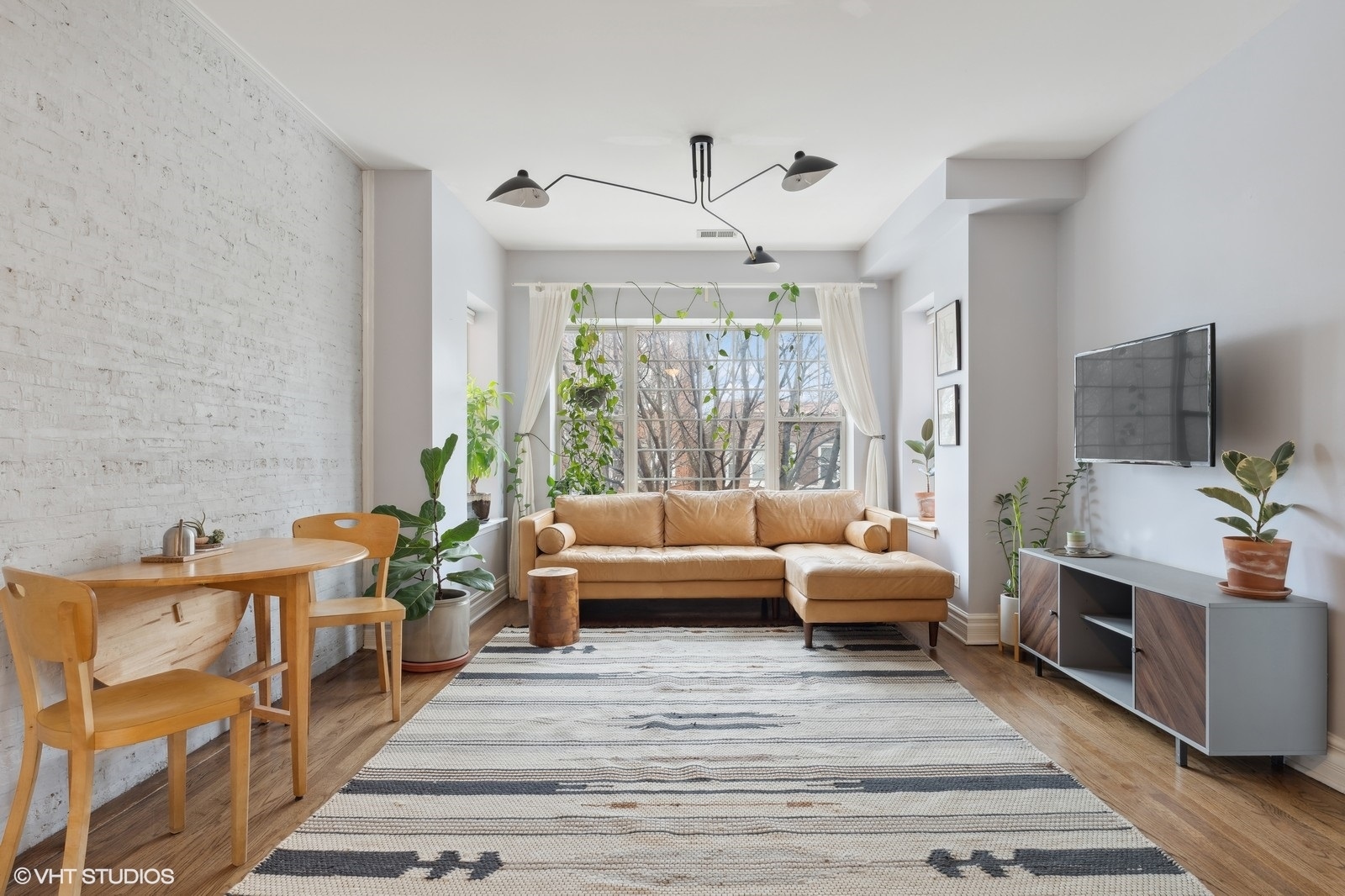 2903 N Rockwell Street 2