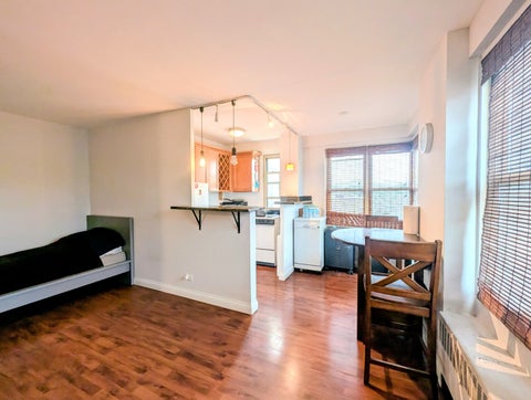 Tiny photo for 2610 W Balmoral Avenue #306, Chicago, IL 60625 (MLS # 12656160)