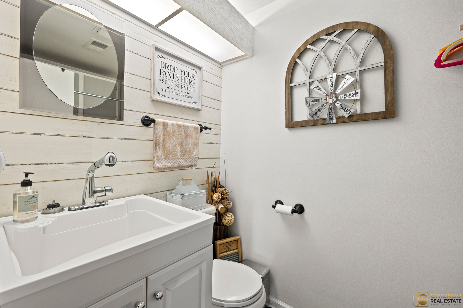 Roselle, Illinois 60172, United States, 3 Bedrooms Bedrooms, ,2 BathroomsBathrooms,Residential,Active,215819