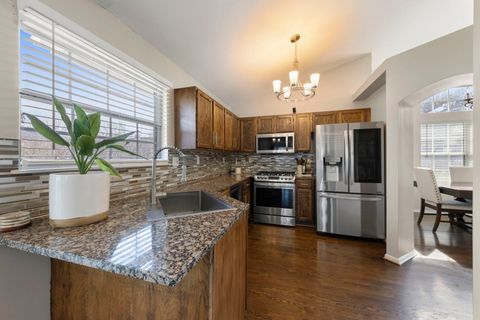 Tiny photo for 604 Berkshire Court, Oswego, IL 60543 (MLS # 12577430)