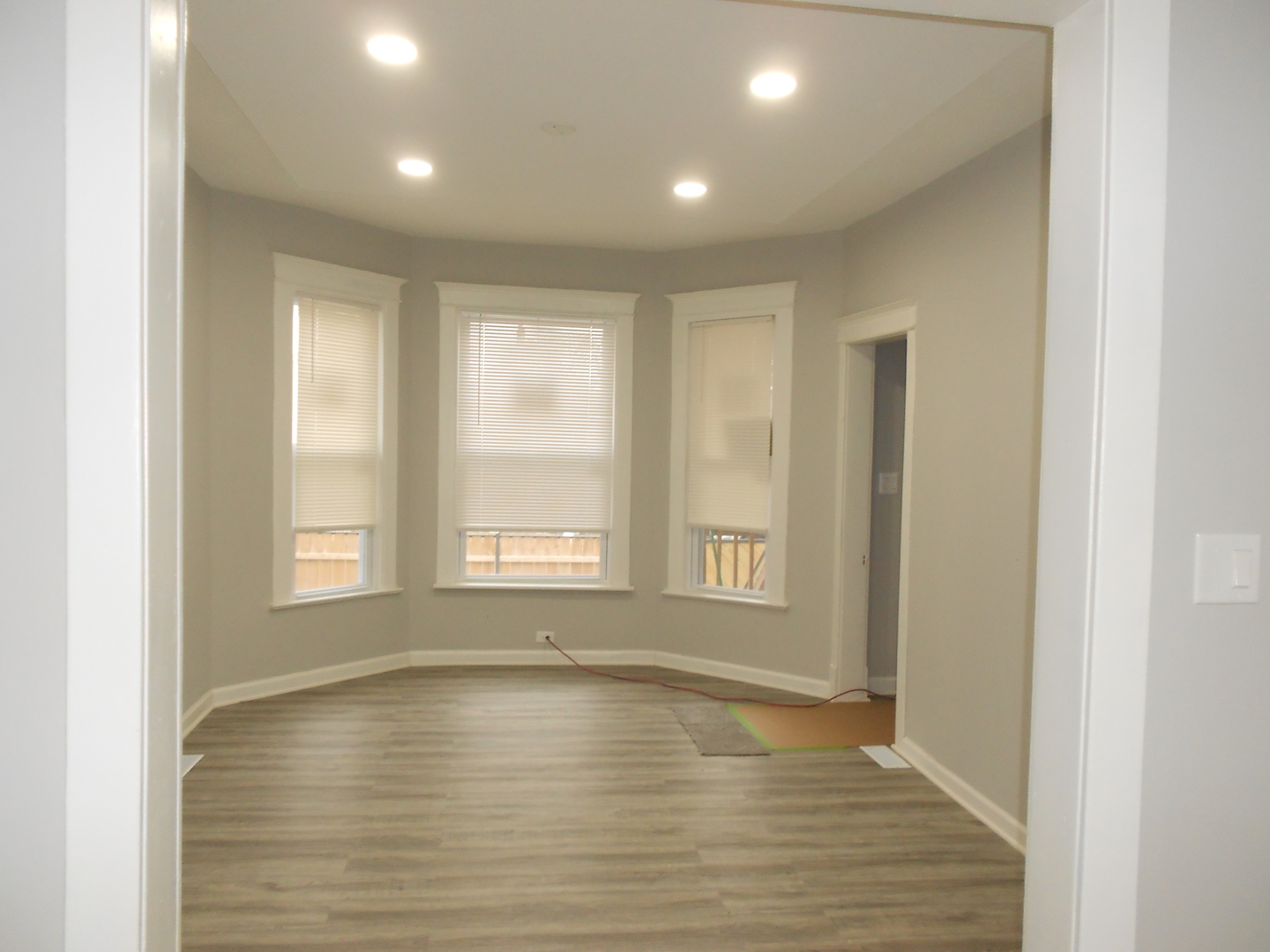 7417 S Maryland Avenue