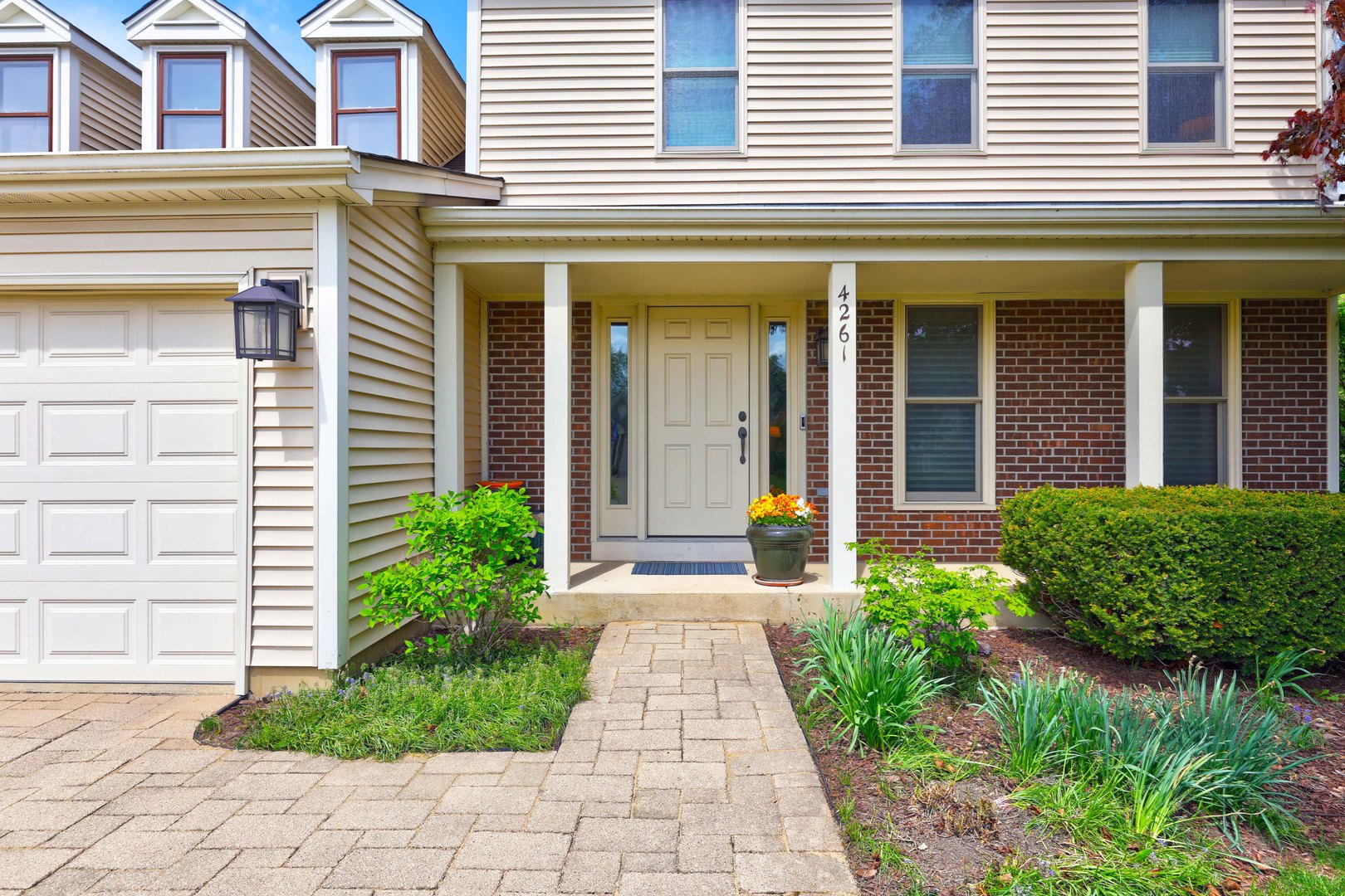 4261 Oak Knoll Lane