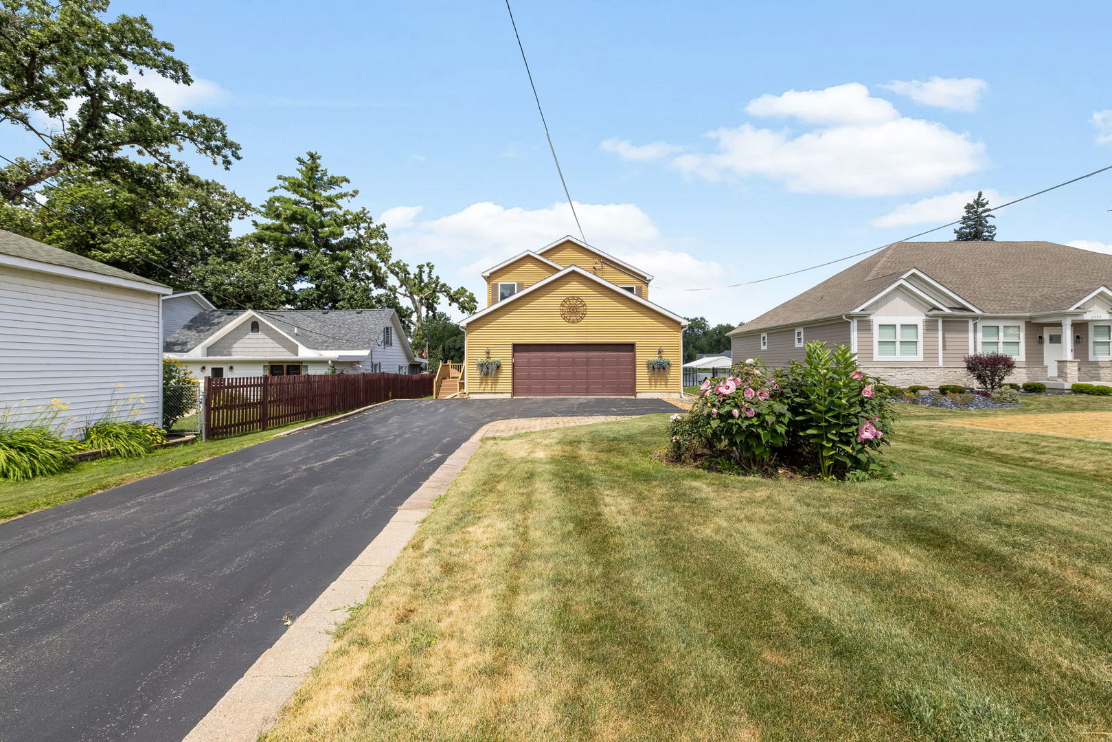 2019 N Woodlawn Park Avenue