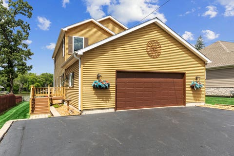 Photo of 2019 N Woodlawn Park Avenue, McHenry, IL 60051 (MLS # 12707709)