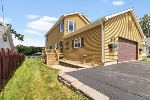 Tiny photo for 2019 N Woodlawn Park Avenue, McHenry, IL 60051 (MLS # 12707709)