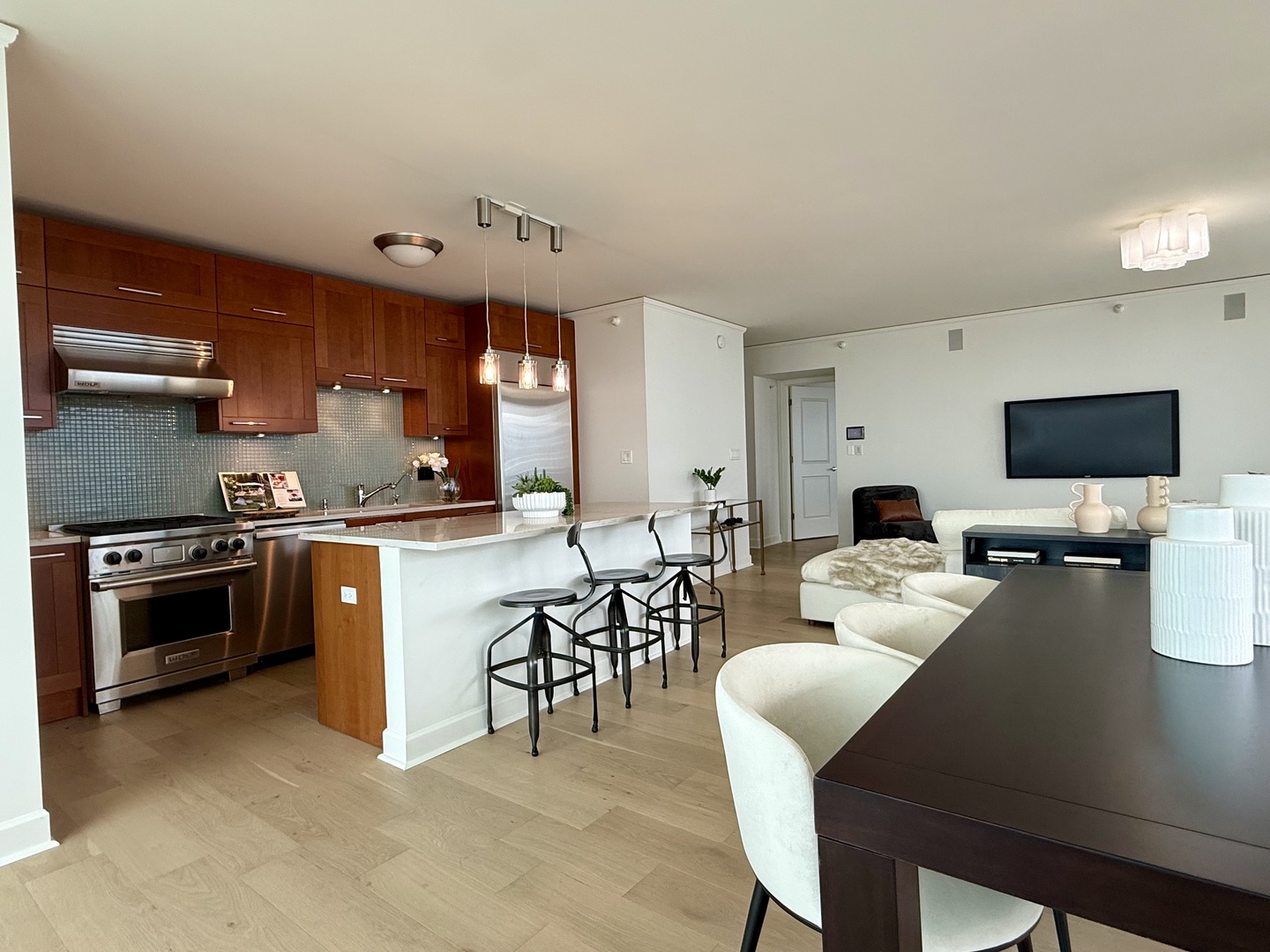 225 N Columbus Drive 6301