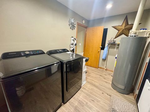 Tiny photo for 308 N Alexander Street, Clinton, IL 61727 (MLS # 12491671)