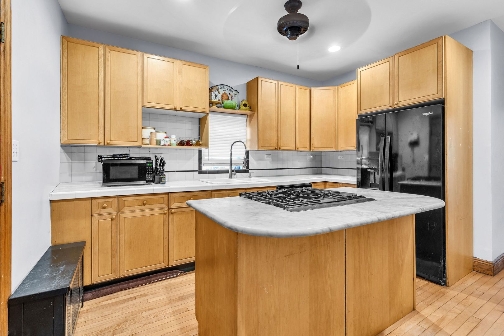 1027 N HARLEM Avenue