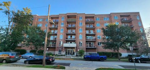 Photo of 1349 E Washington Street #302, Des Plaines, IL 60016 (MLS # 12791512)