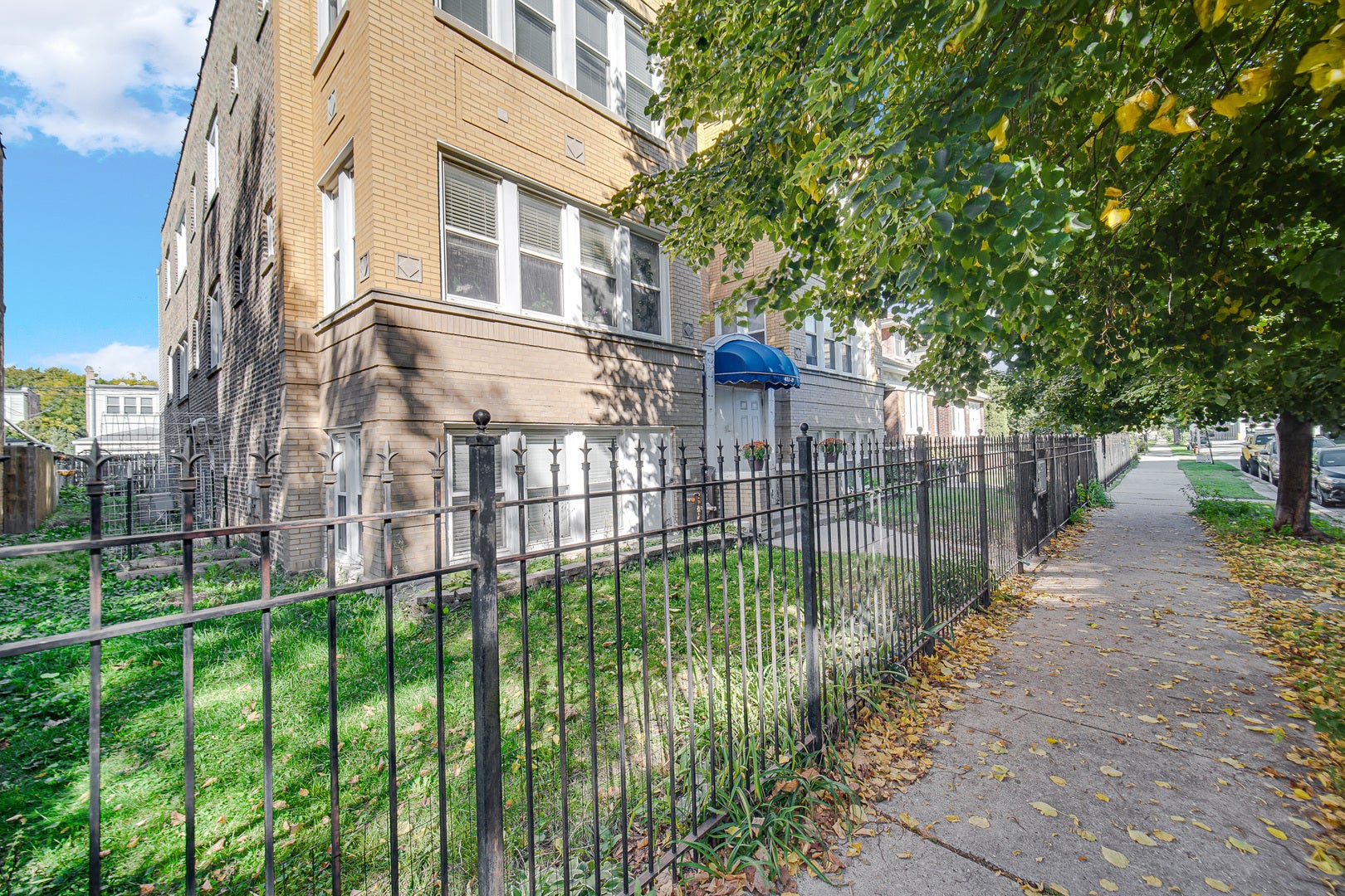 4112 W George Street 2W