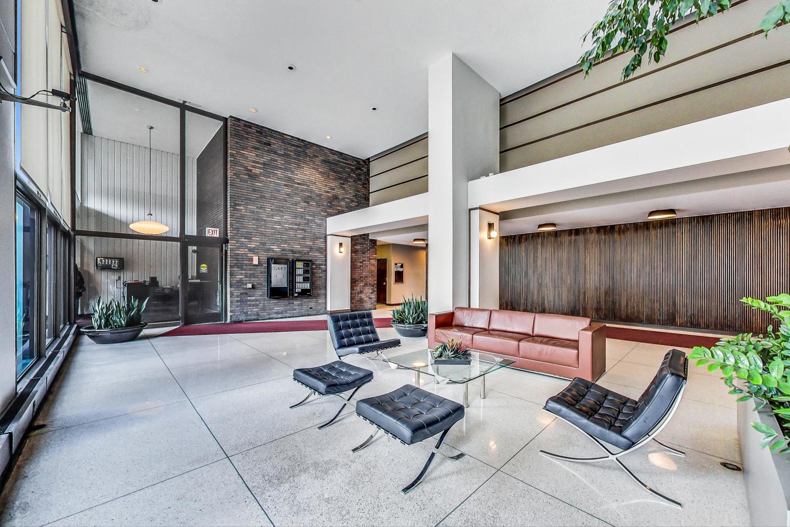 5455 N Sheridan Road 1015