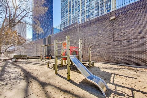Tiny photo for 5455 N Sheridan Road #1015, Chicago, IL 60640 (MLS # 12520735)