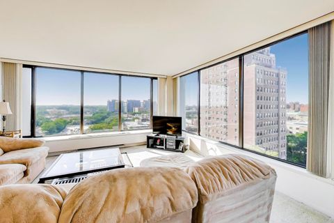 Tiny photo for 5455 N Sheridan Road #1015, Chicago, IL 60640 (MLS # 12520735)