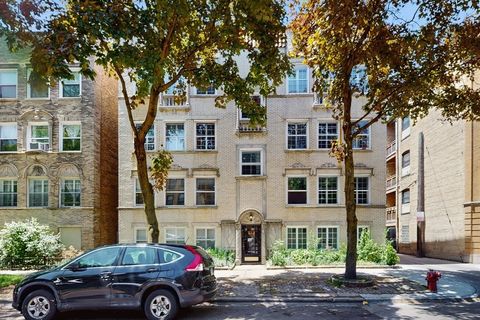 7360 N Damen Avenue 1S Chicago IL 60645