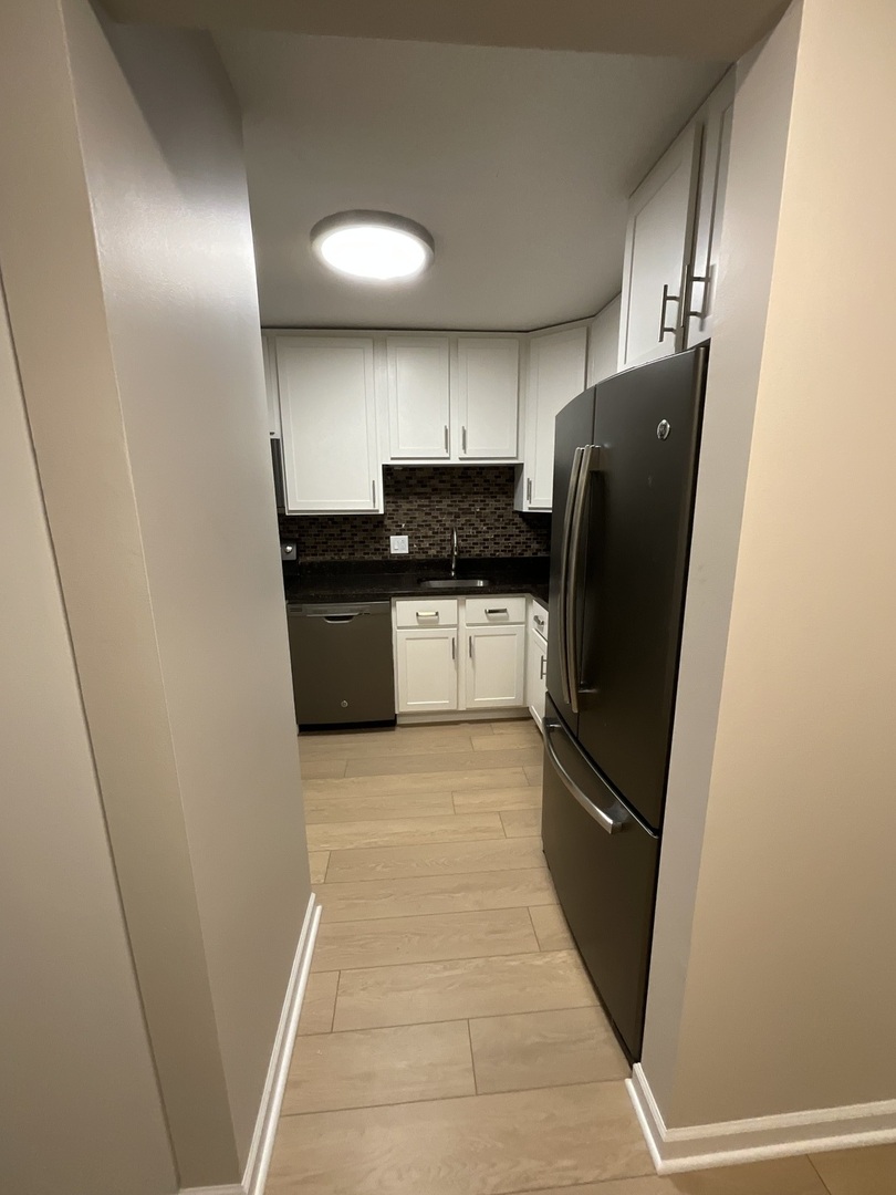 440 N McClurg Court 504