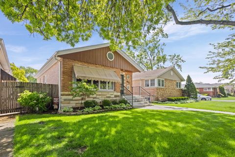 Tiny photo for 10055 S Fairfield Avenue, Chicago, IL 60655 (MLS # 12638025)