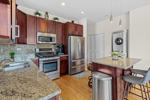 Tiny photo for 450 E Bowen Avenue #2W, Chicago, IL 60653 (MLS # 12561817)