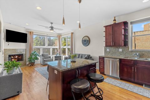 Tiny photo for 450 E Bowen Avenue #2W, Chicago, IL 60653 (MLS # 12561817)