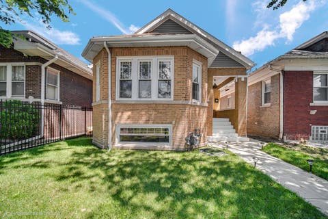 Tiny photo for 6341 N Campbell Avenue, Chicago, IL 60659 (MLS # 12714135)
