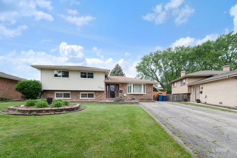 1236 N FISCHER Drive Addison IL 60101