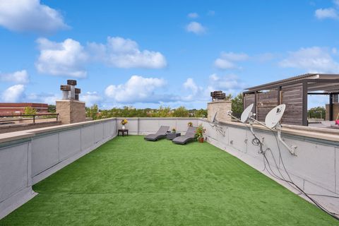 Tiny photo for 3331 N Seminary Avenue #3, Chicago, IL 60657 (MLS # 12445549)