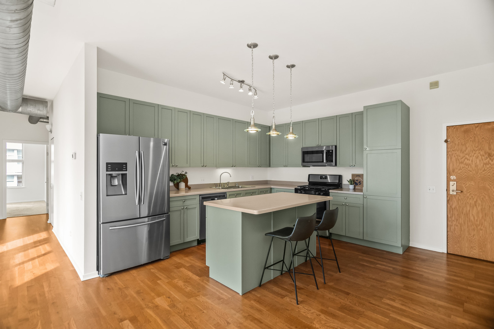 1631 S Michigan Avenue 604