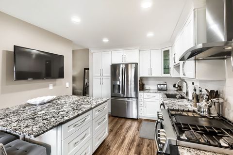 Tiny photo for 1017 Auburn Lane #1017, Buffalo Grove, IL 60089 (MLS # 12618304)