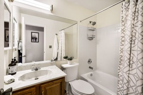 Tiny photo for 1017 Auburn Lane #1017, Buffalo Grove, IL 60089 (MLS # 12618304)