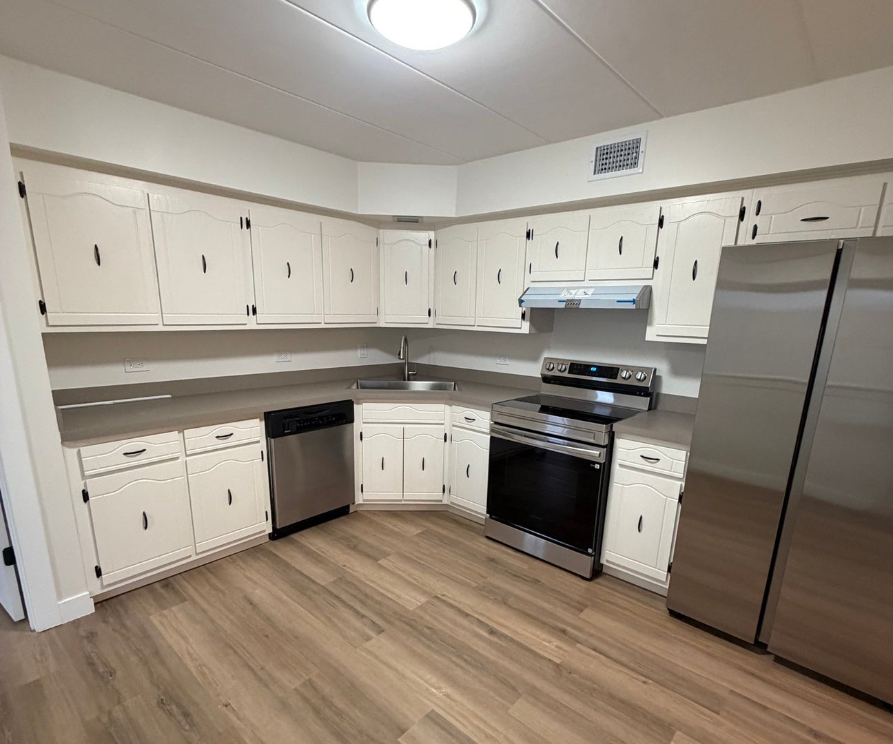 9051 S Roberts Road 205
