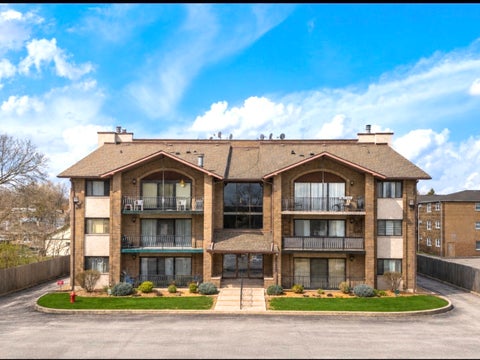 Photo of 9051 S Roberts Road #205, Hickory Hills, IL 60457 (MLS # 12740037)