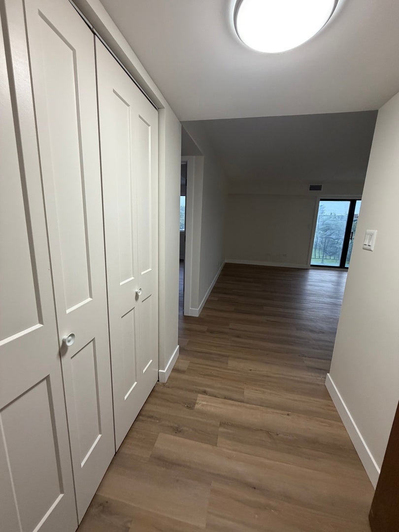 9051 S Roberts Road 205