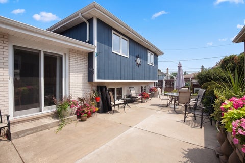 Tiny photo for 9430 S 69th Avenue, Oak Lawn, IL 60453 (MLS # 12764937)