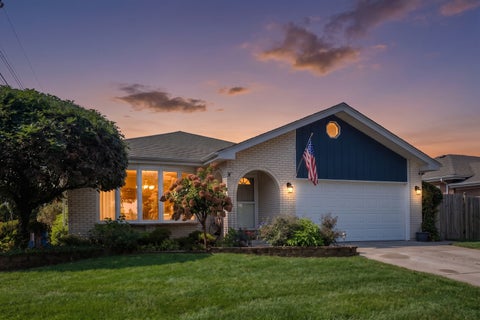 Tiny photo for 9430 S 69th Avenue, Oak Lawn, IL 60453 (MLS # 12764937)