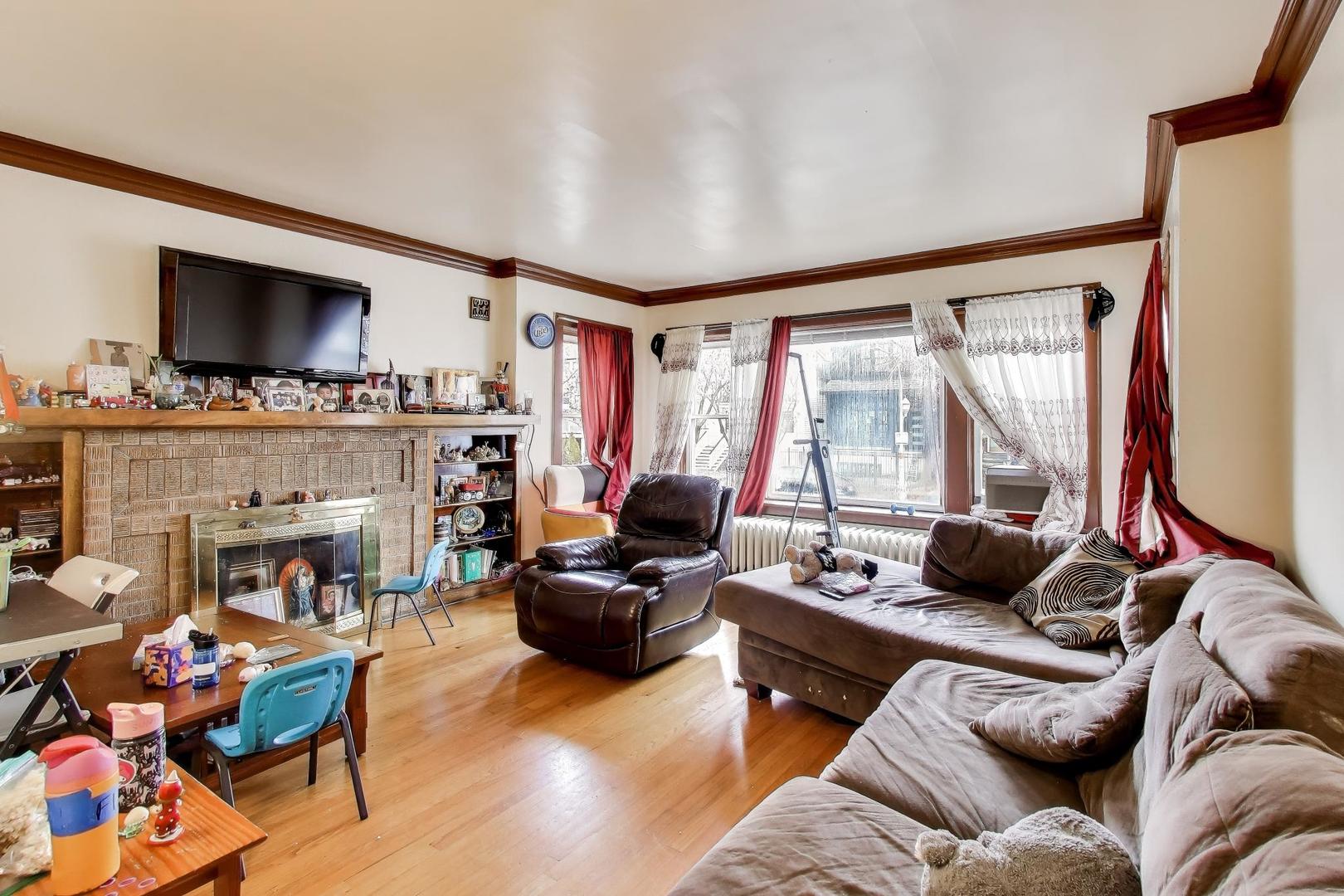 3738 N Richmond Street