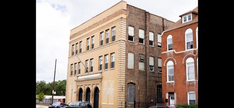9511 S Commercial Avenue Chicago IL 60617