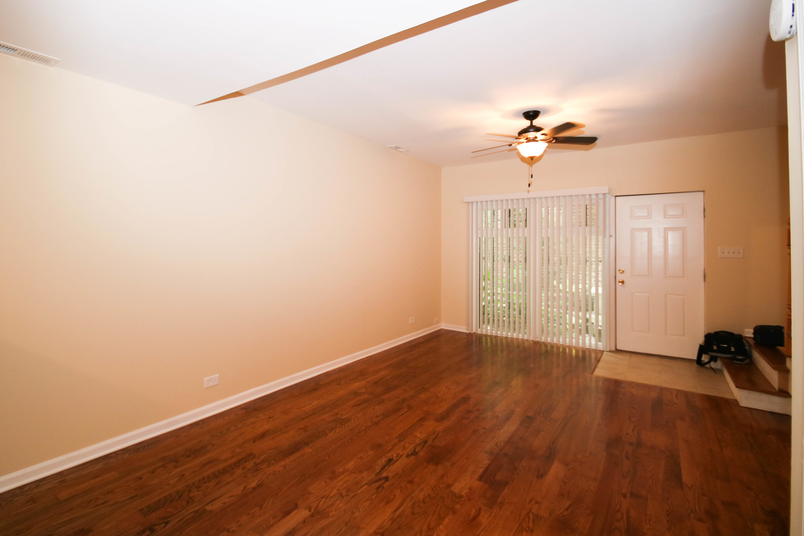 1011 N La Salle Drive 1E