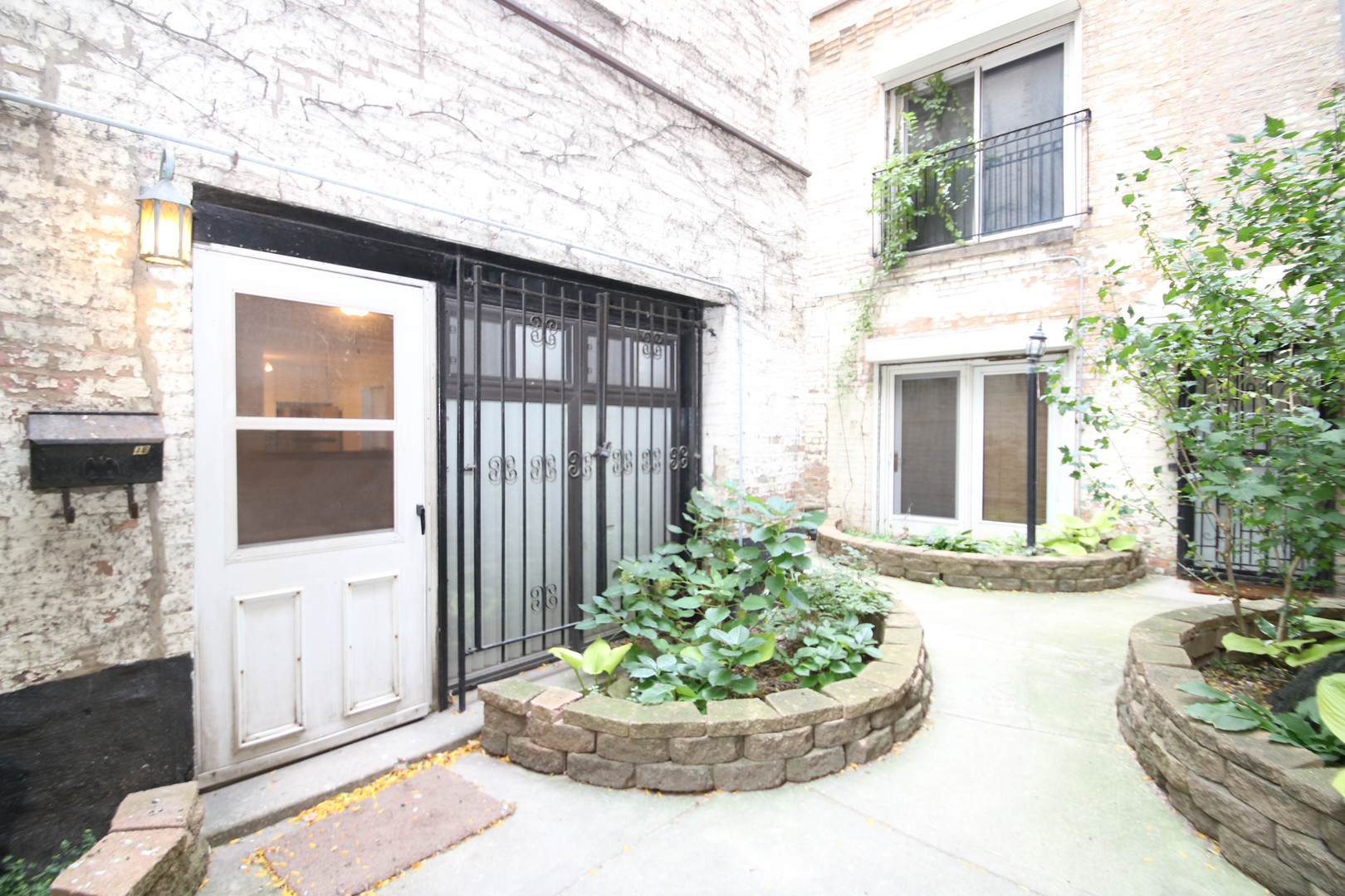 1011 N La Salle Drive 1E