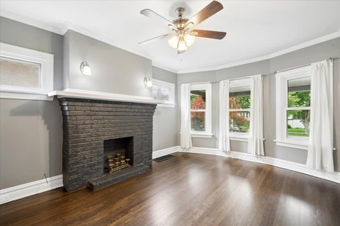 Tiny photo for 640 Clarence Avenue, Oak Park, IL 60304 (MLS # 12725200)